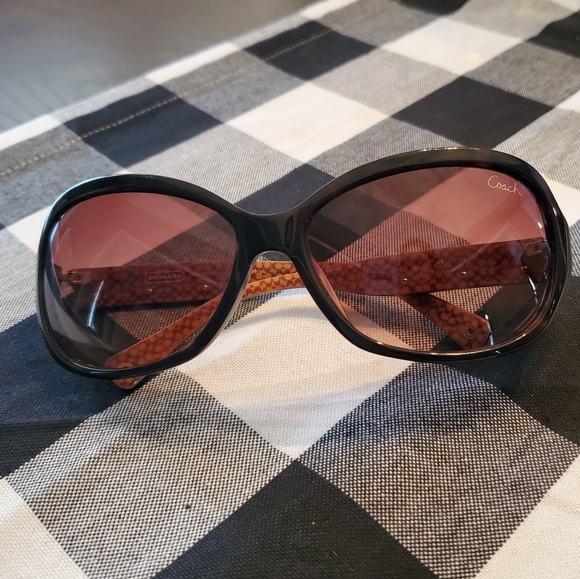 Coach Sunglaases - Picture 4 of 4